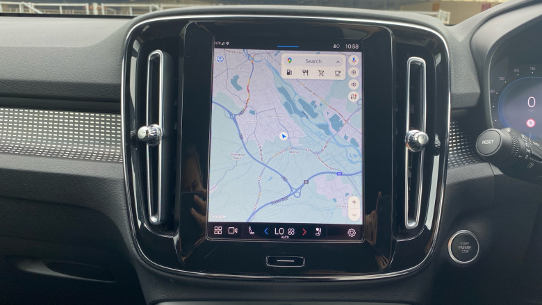 Volvo XC40 2.0 B4P Plus Dark 5dr Auto Petrol Estate